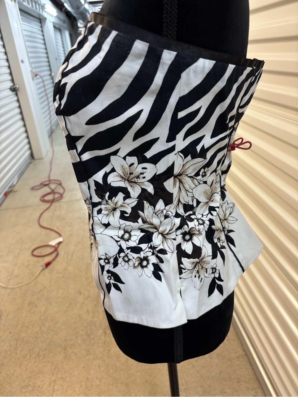 White House Black Market Black & White Strapless Floral Zebra Bone in iCami New - Picture 3 of 10